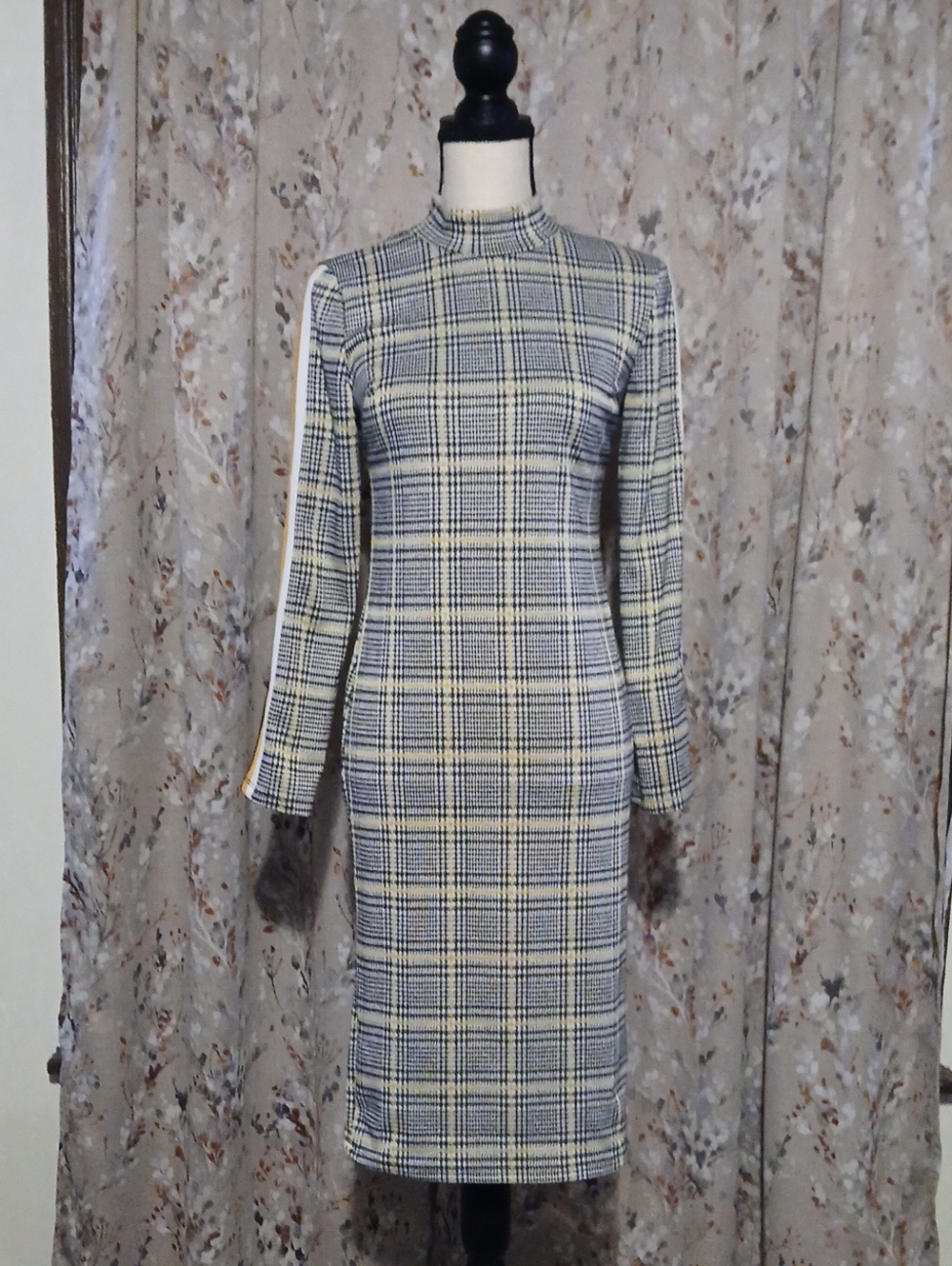 Plaid Long-Sleeve Midi Dress in Cream, Black and Yellow NWOT